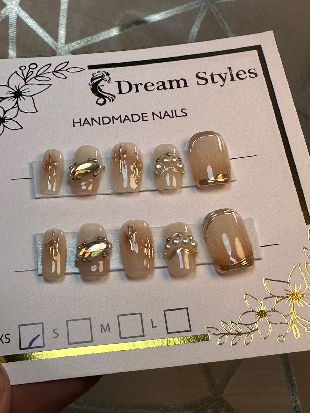 Skin Gold Fashion Hand Made Nails