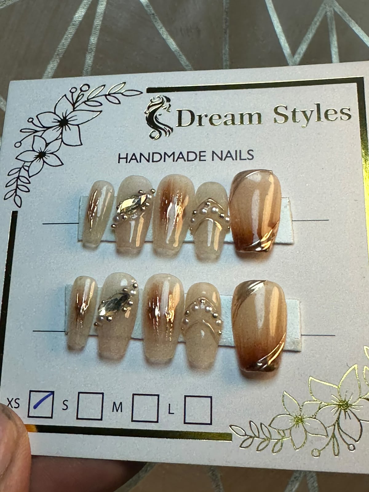 Skin Gold Fashion Hand Made Nails